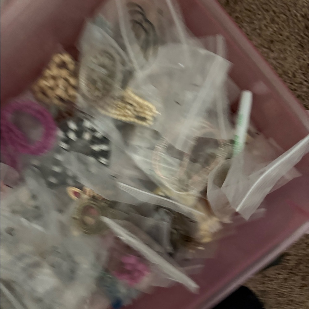 Assorted Jewelry Collection - Picture 7 of 11